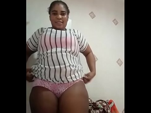 Nollywood girls spread legs wide to seduce guy